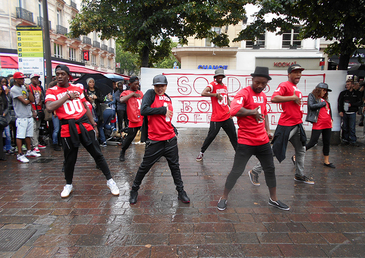 Faites la fête avec LaBoutiqueOfficielle.com et son équipe !