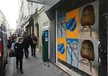 Acne défile à Beaubourg et dans Paris