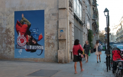 Acne, une campagne en deux vagues