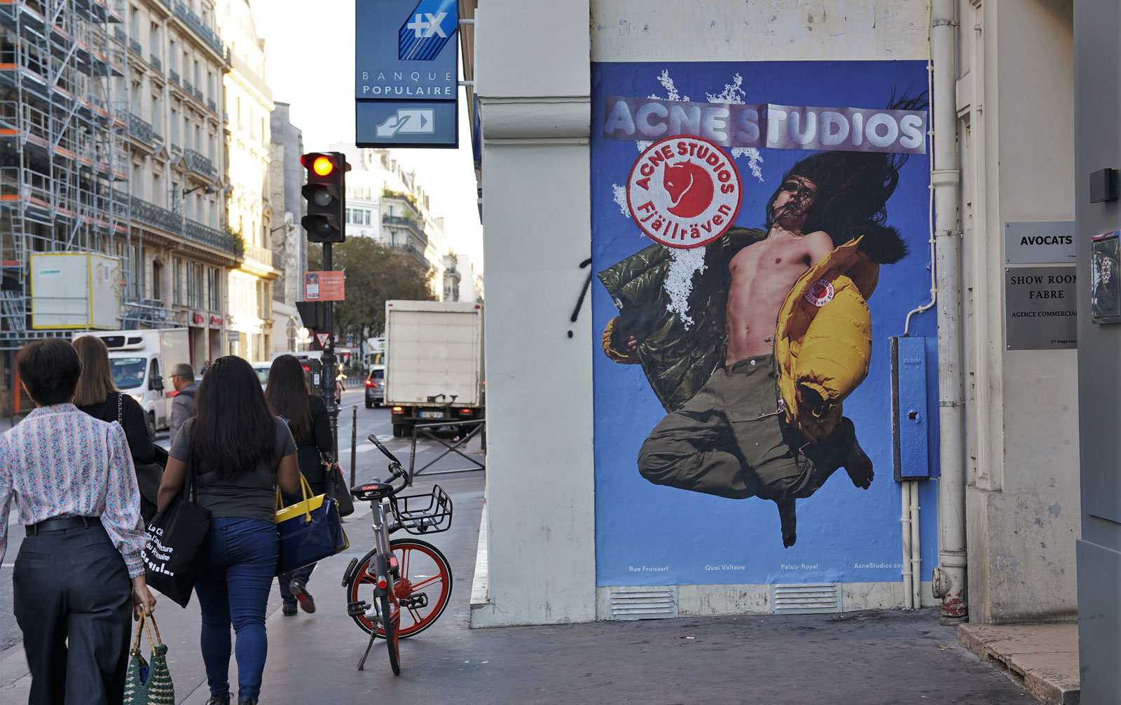 Acne, une campagne en deux vagues