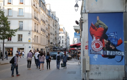 Acne, une campagne en deux vagues