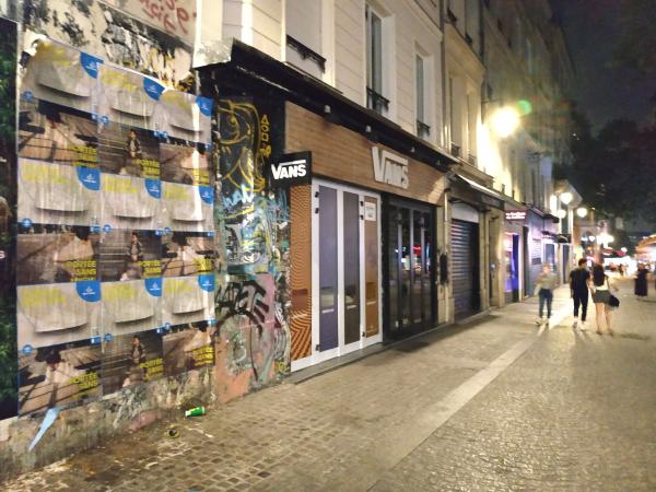 Adidas et Footlocker collabore pour créer une tennis blanche et moderne