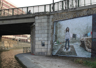 Agnès B et la fondation Abbé Pierre font tomber le mur