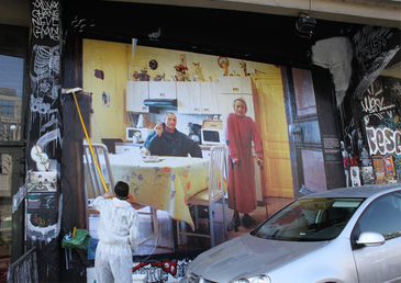 Agnès B et la fondation Abbé Pierre font tomber le mur