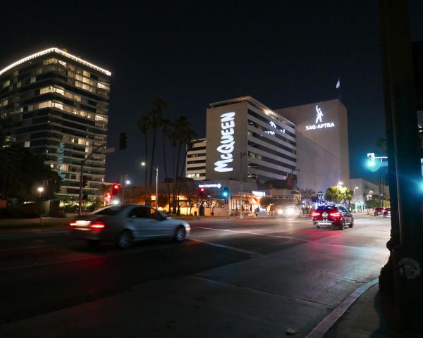 Le géant McQueen s’offre la planète Mode