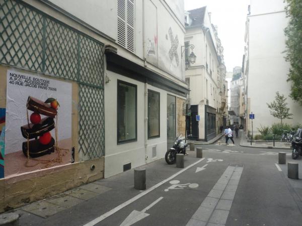 Chez APC, la mode n'est pas accessoire !