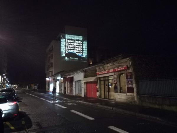 Audi rolls out its new SUV on the walls