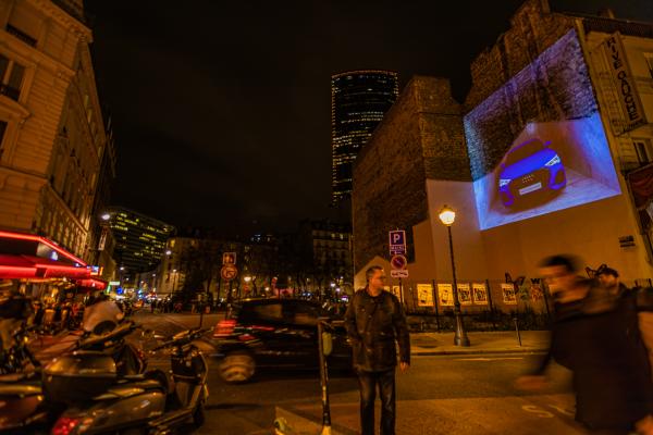 Audi rolls out its new SUV on the walls