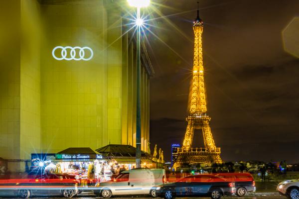 Audi rolls out its new SUV on the walls