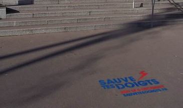 Axa ne prend pas de gants pour sauver tes doigts