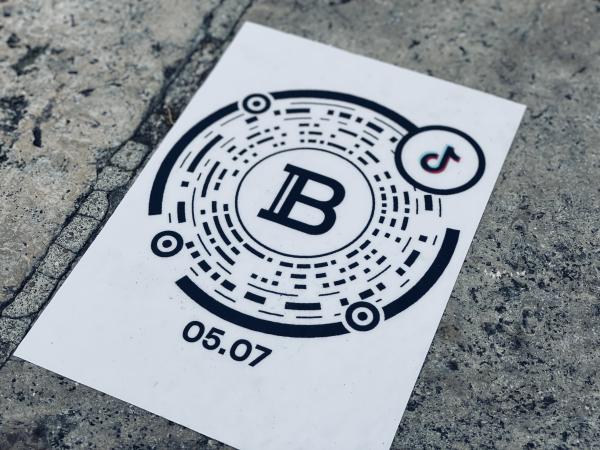 La haute couture n'a pas fini de se réinventer !