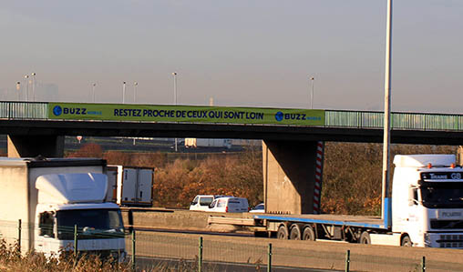 Restez proche de ceux qui sont loin