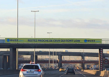 Restez proche de ceux qui sont loin