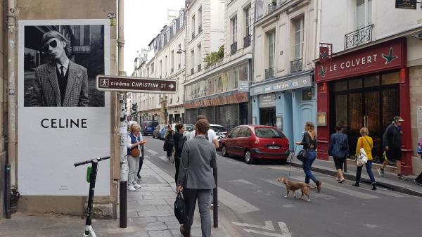 Sortez les tailleurs, le rock est de retour !