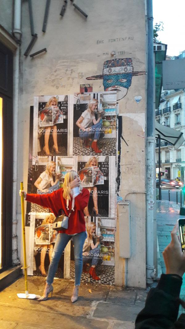 Emma en pleine action pour Cosmoparis