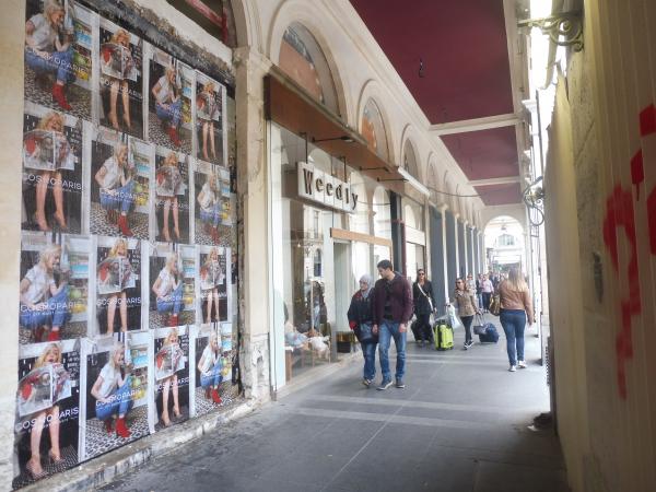 Emma en pleine action pour Cosmoparis