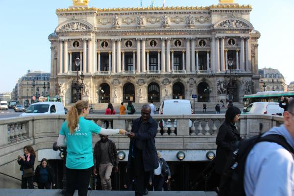 Deliveroo se fait livrer une campagne de Street Marketing