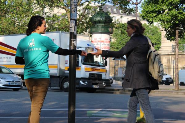 Deliveroo se fait livrer une campagne de Street Marketing