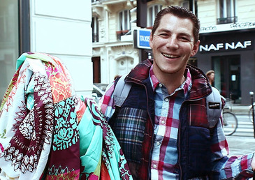 Desigual fait son Living sur une corde à linge