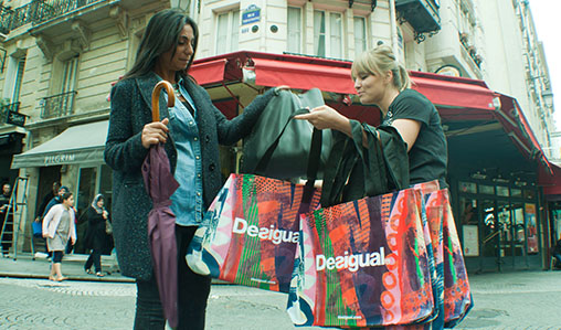 Desigual fait son Living sur une corde à linge
