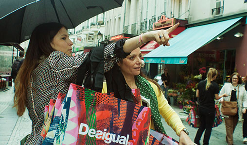 Desigual fait son Living sur une corde à linge