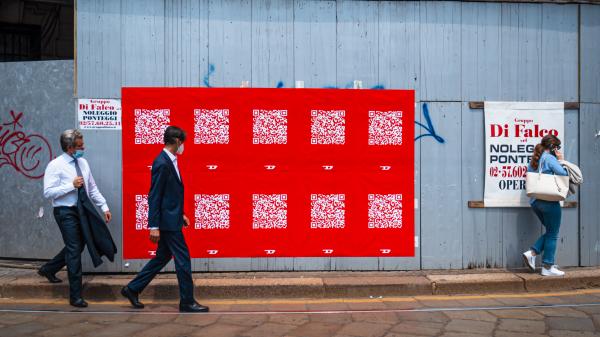 Diesel prend la vague du phygital