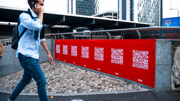 Diesel prend la vague du phygital