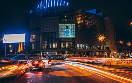 L'eau de Minthé embaume la nuit parisienne