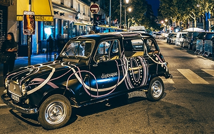 L'eau de Minthé embaume la nuit parisienne