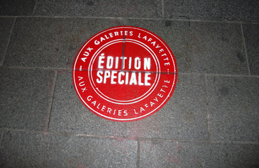 Les Galeries Lafayette font rougir les trottoirs du quartier Haussmann