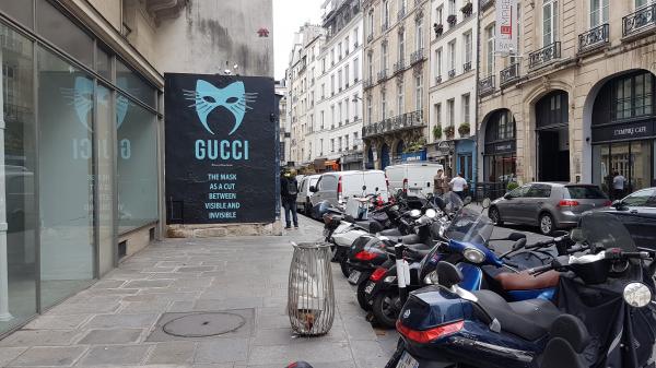 Comme une ode avant-gardiste au confinement, Le Masque, signé Gucci