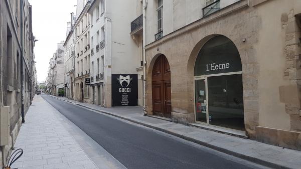 Comme une ode avant-gardiste au confinement, Le Masque, signé Gucci