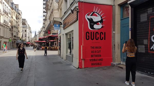 Comme une ode avant-gardiste au confinement, Le Masque, signé Gucci