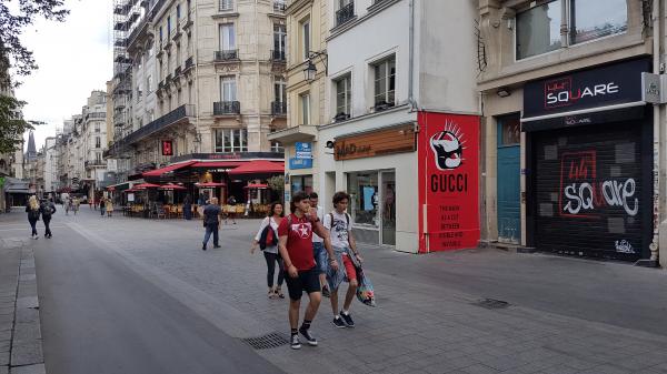 Comme une ode avant-gardiste au confinement, Le Masque, signé Gucci