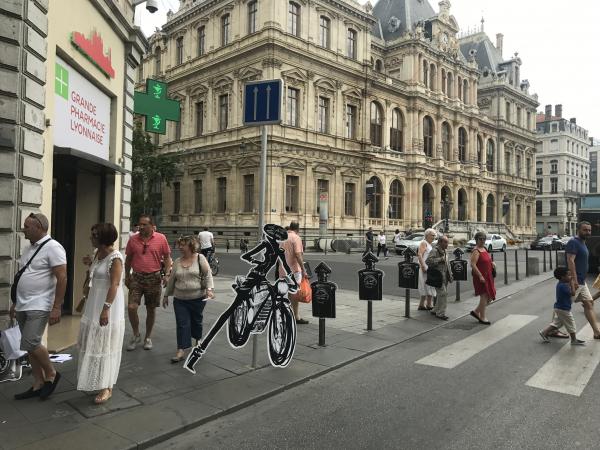 La bikeuse Petite Robe Noire
