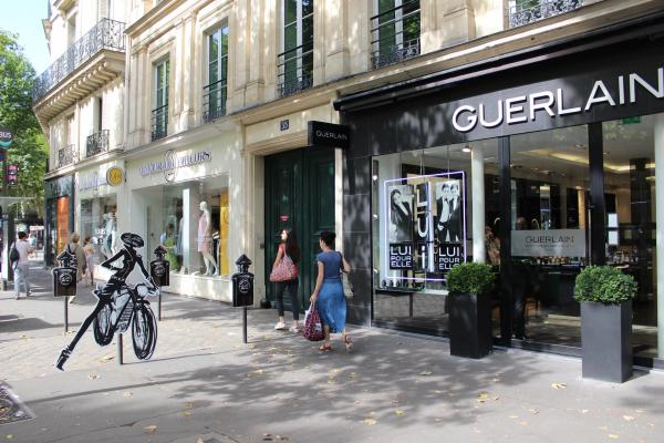 La bikeuse Petite Robe Noire