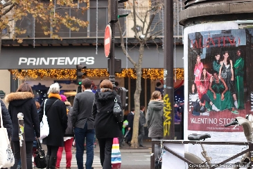 Valentino s’inspire de l’univers du sport avec ses pop-up stores VLTN
