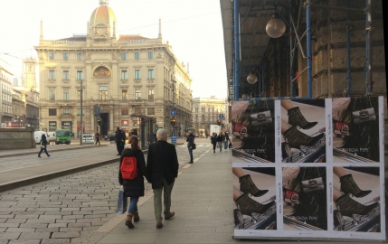 Une campagne pétillante et piquante pour Patrizia Pepe