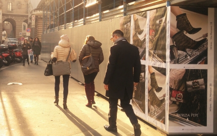 Une campagne pétillante et piquante pour Patrizia Pepe