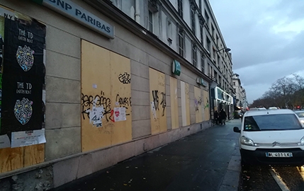 The YD fait vibrer les cœurs avec un visuel à l'image du groupe pop-électro !