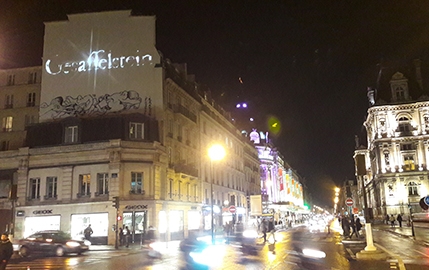Coup de pub impressionnant de l'énigmatique DJ Gesaffelstein dans Paris