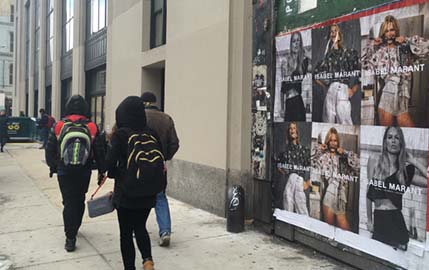 Une campagne d’affichage sauvage au service d’une présence remarquée