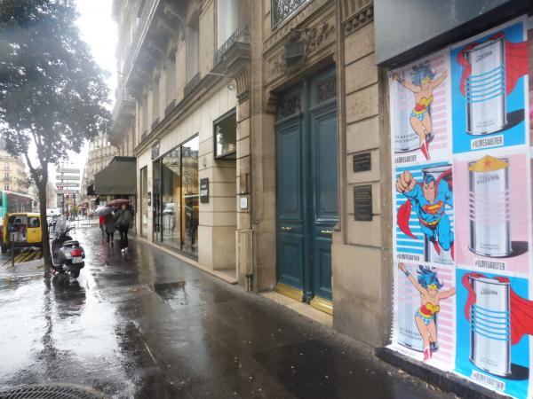 Les pouvoirs de Superman & Wonder Woman s'emparent de Jean-Paul Gaultier