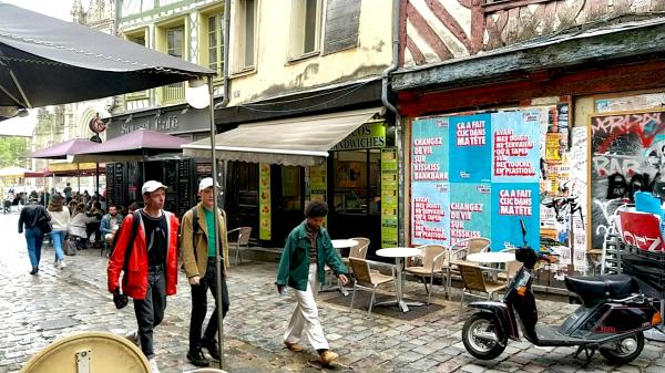 Like a genius, let KissKissBank change your life!