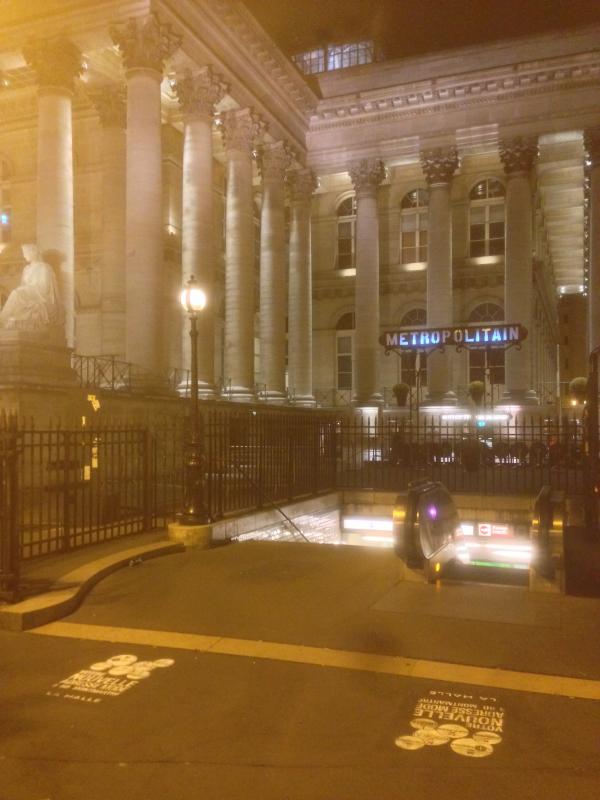 La Halle marque le bd Montmartre de son empreinte