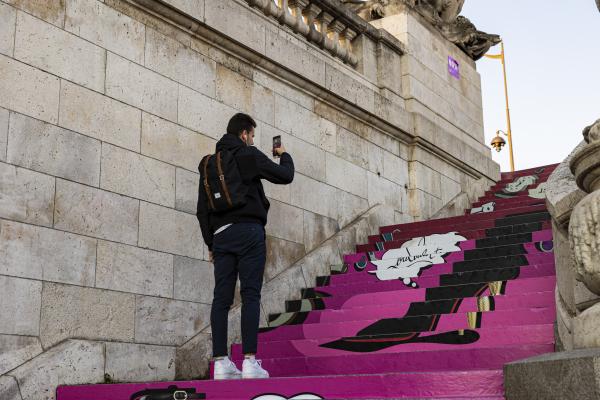 Chausser les plus grandes stars et habiller les plus beaux monuments