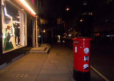 MM6 marque Londres et Paris de son sceau