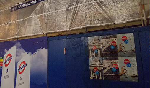 MM6 marque Londres et Paris de son sceau