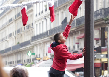 Marks & Spencer célèbrent les fêtes dans les rues de Paris