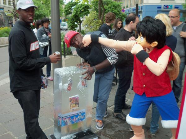 Le manga préféré des français en taille réelle dans Paris !